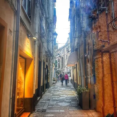 Casa Samaky, Pieno Centro, Wifi Gratuito Self Check-In San Remo